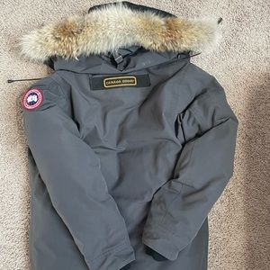 Mens , Medium Expedition Parka w/ fur hood.